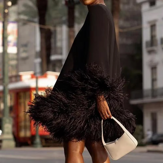 Clover | Stilvolles Damenkleid mit Pelzfutter | Elegant, gemütlich & vielseitig