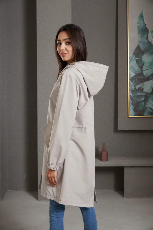 Damen Regenmantel mit Kapuze – Wasserdicht im Trenchcoat-Stil