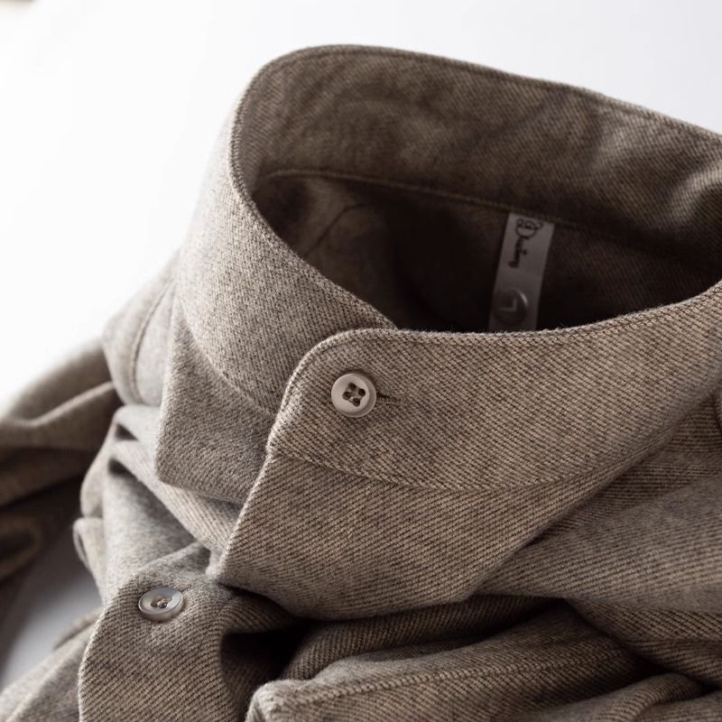 Elegante Slim Fit Winterjacke mit Stehkragen aus braunem, gebürstetem Wollmix für Herren