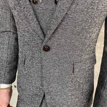 Adrian | Dreiteiliger Herrenanzug mit klassischem Schnitt und moderner Linienführung