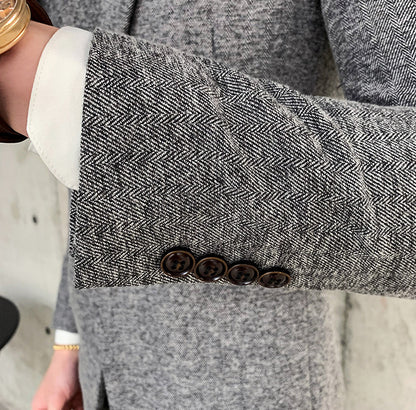 Adrian | Dreiteiliger Herrenanzug mit klassischem Schnitt und moderner Linienführung