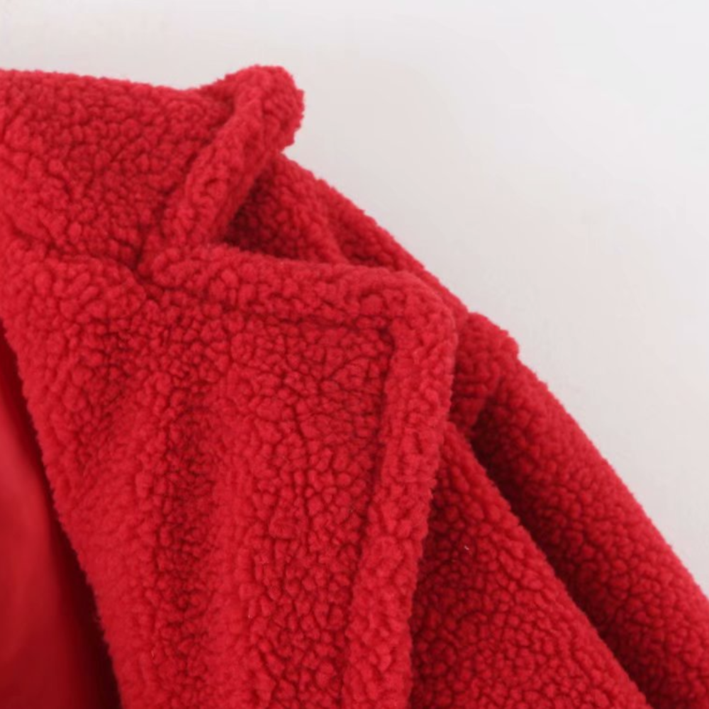 Eleganter Damenmantel Aus Plüsch Von Szilard Für Komfort